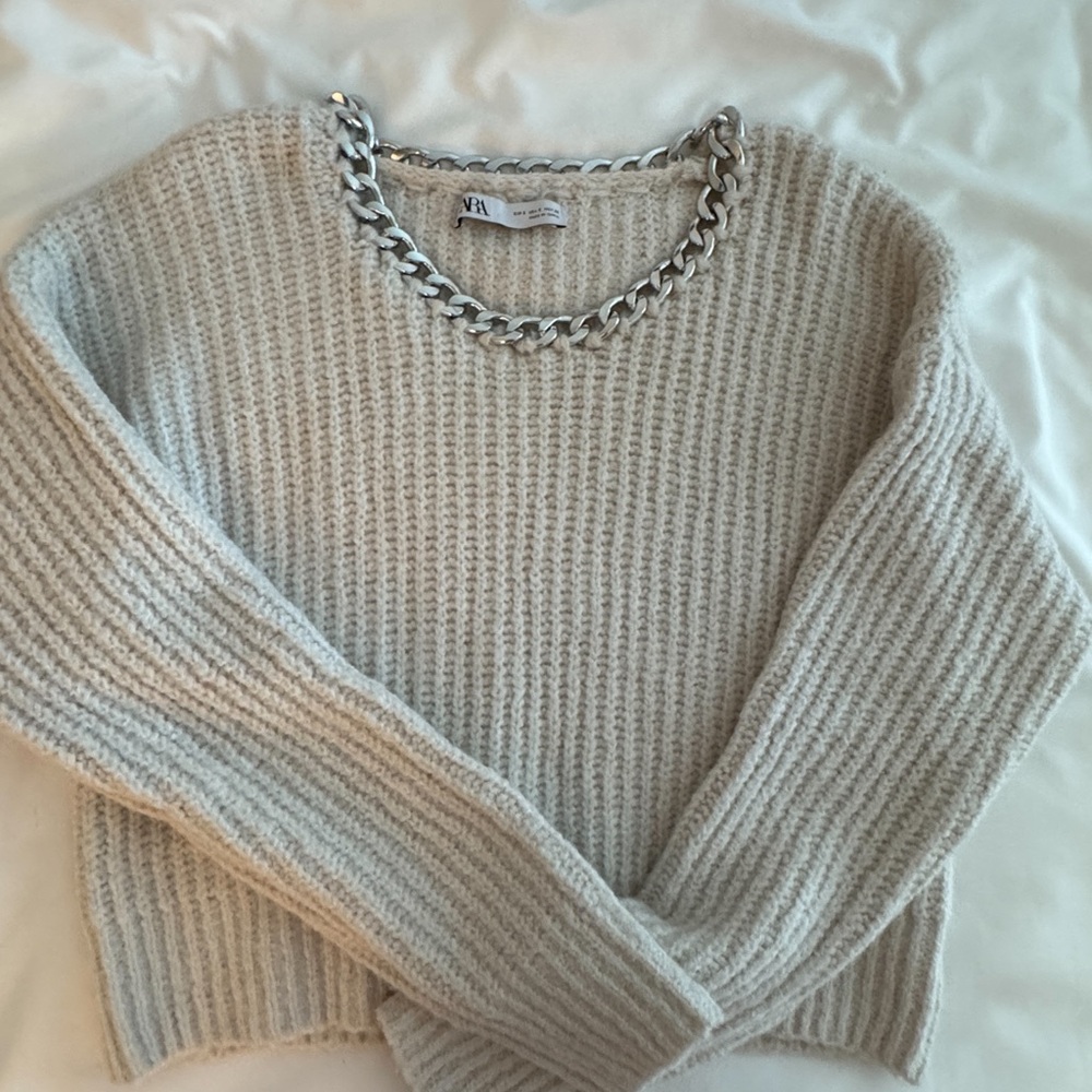 Zara Chunky Knit Sweater With Chain- size Small